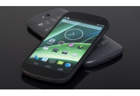 YotaPhone 2 покоряет сердца